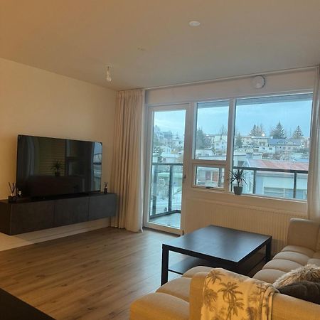 Minimalistic, Flat, Kopavogur Leilighet Reykjavík Eksteriør bilde