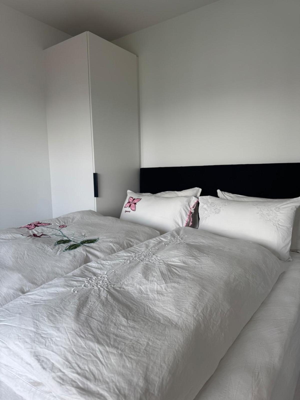 Minimalistic, Flat, Kopavogur Leilighet Reykjavík Eksteriør bilde